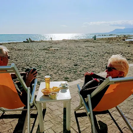 Grune Oase In Meernahe Lejlighed Ventimiglia